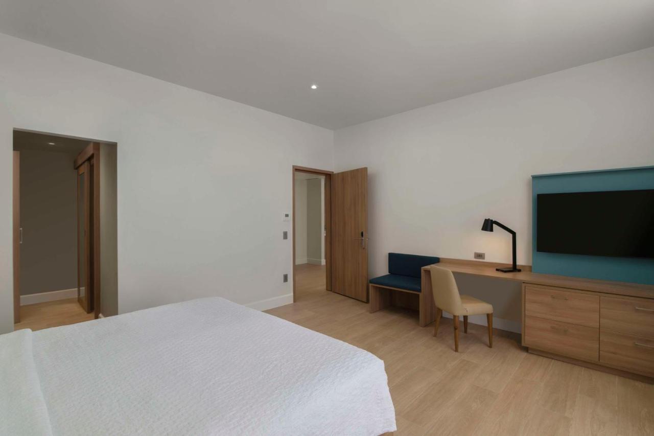 Hilton Garden Inn ลาโรมานา ภายนอก รูปภาพ