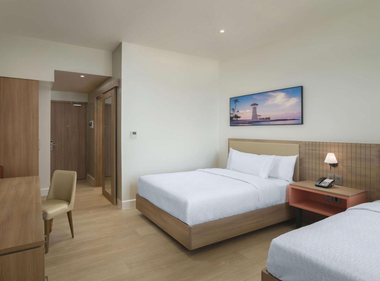 Hilton Garden Inn ลาโรมานา ภายนอก รูปภาพ